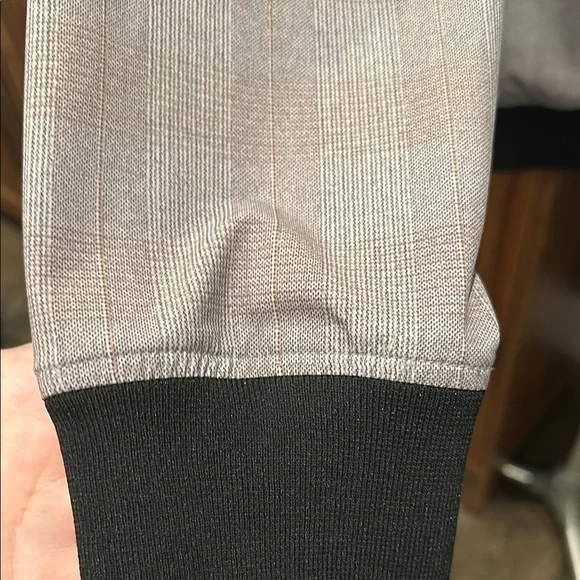 Travis Mathew Light Beige Zip-Up Jacket with Subtle Stripe - Picture 4 of 6